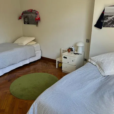 Amplio Y Luminoso Piso En El Centro De *