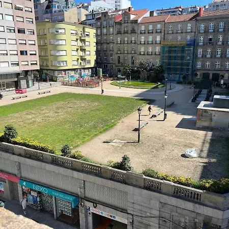 Amplio Y Luminoso Piso En El Centro De * Vigo