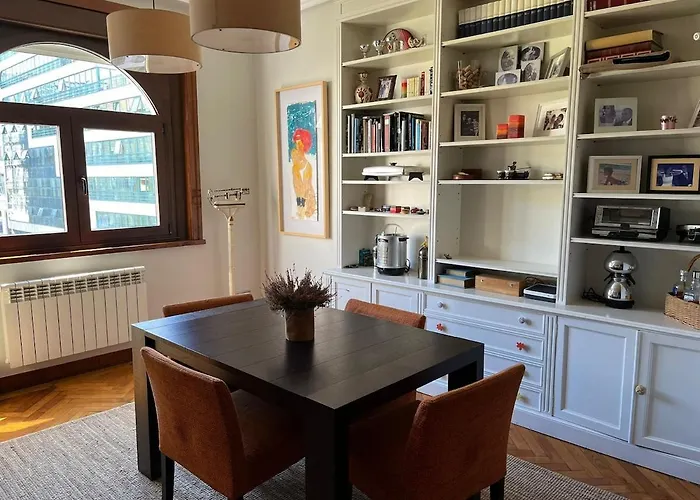 Amplio Y Luminoso Piso En El Centro De Vigo