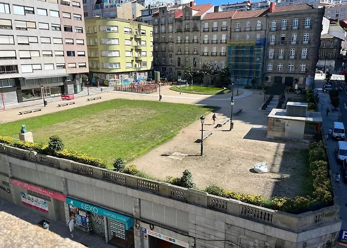 Amplio Y Luminoso Piso En El Centro De * Vigo