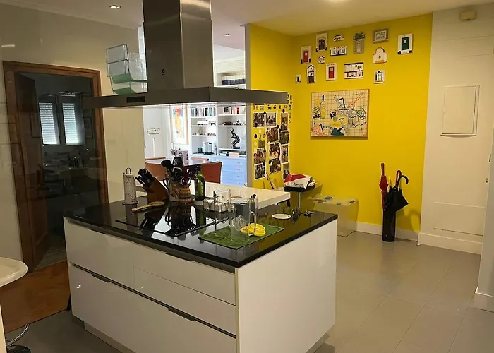 Amplio Y Luminoso Piso En El Centro De Vigo